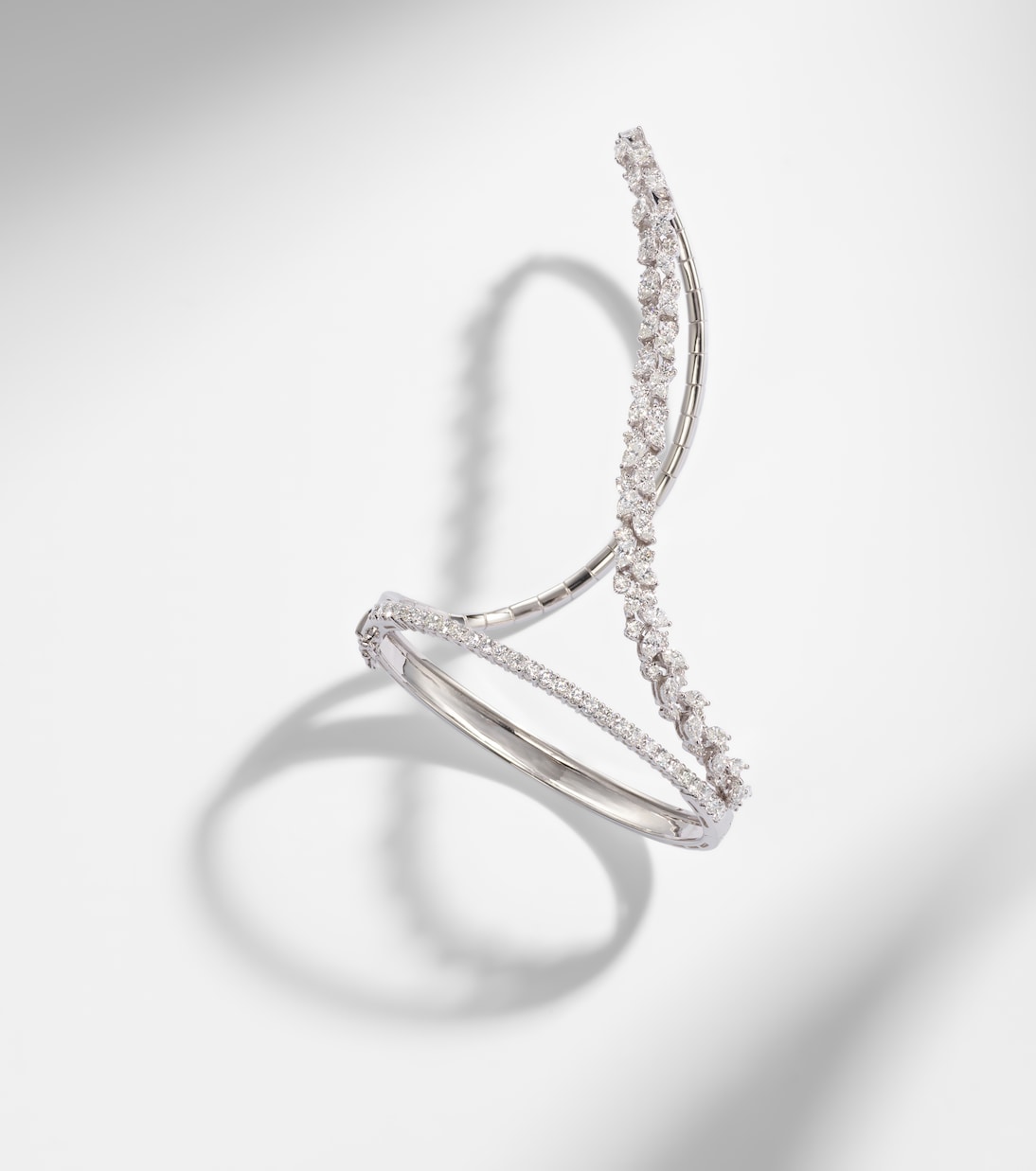 18kt white gold bracelet with diamonds | Yeprem