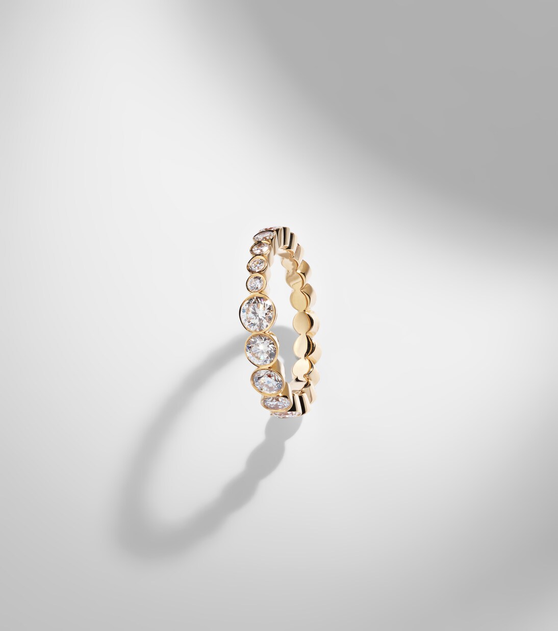 Ensemble Croissant 18kt gold ring with diamonds  | Sophie Bille Brahe
