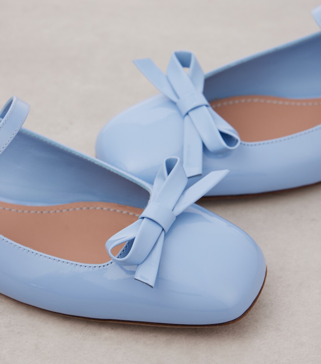 Mary-Jane-Ballerinas Romance Bow aus Lackleder | Valentino Garavani