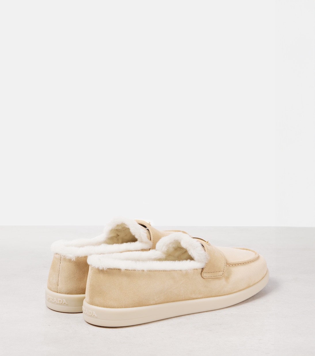 Loafers aus Veloursleder mit Shearling | Prada