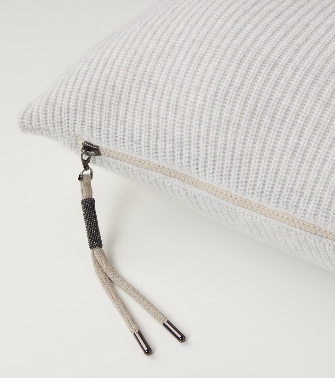 Ribbed-knit cashmere pillow | Brunello Cucinelli