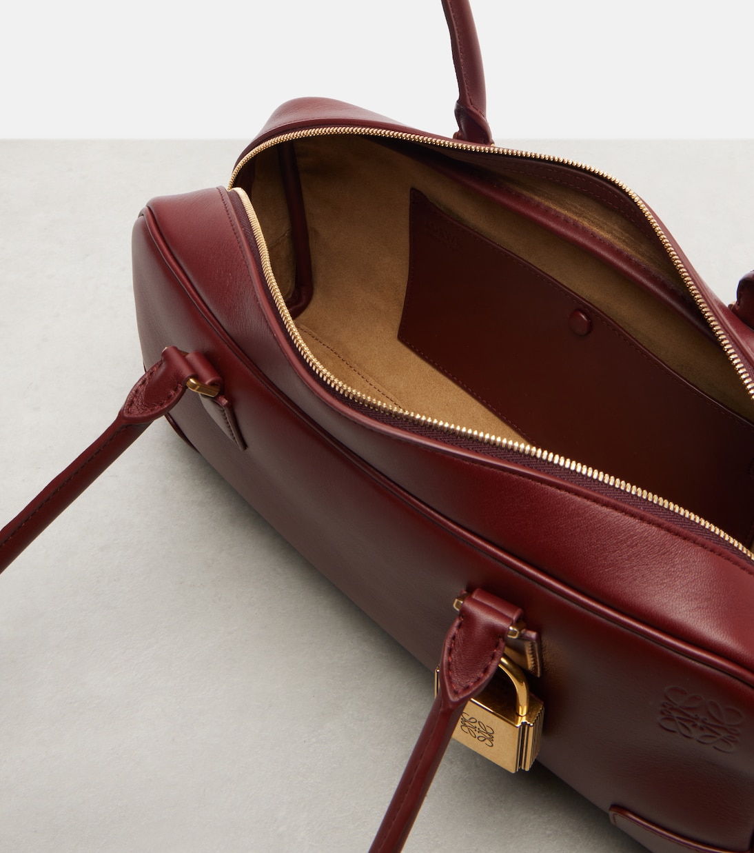 Schultertasche Amazona 31 aus Leder | Loewe