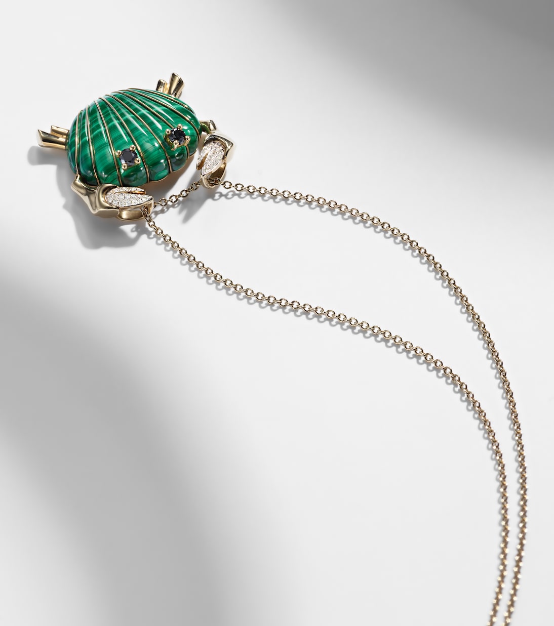 Collier Crabe Coquillage en or 9 ct, malachite et diamants | Yvonne Léon