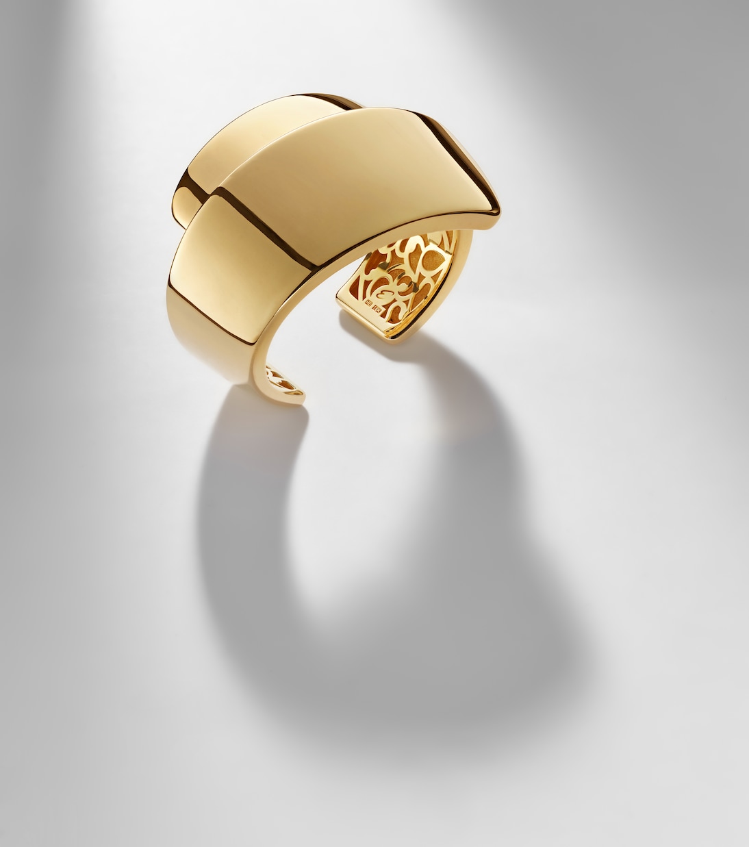 Divino 18kt gold cuff bracelet | Engelbert