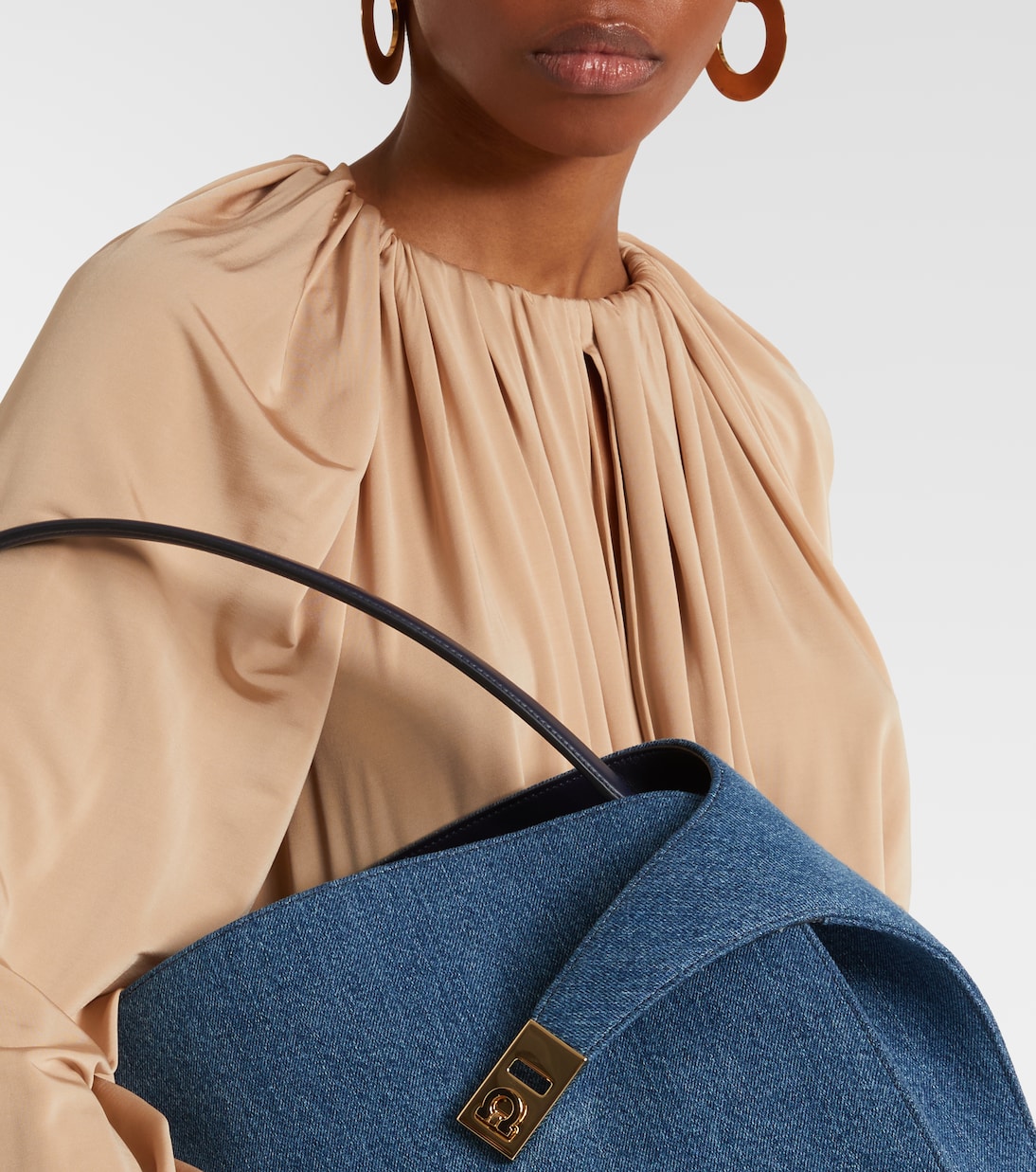 Hug Large denim tote bag | Ferragamo