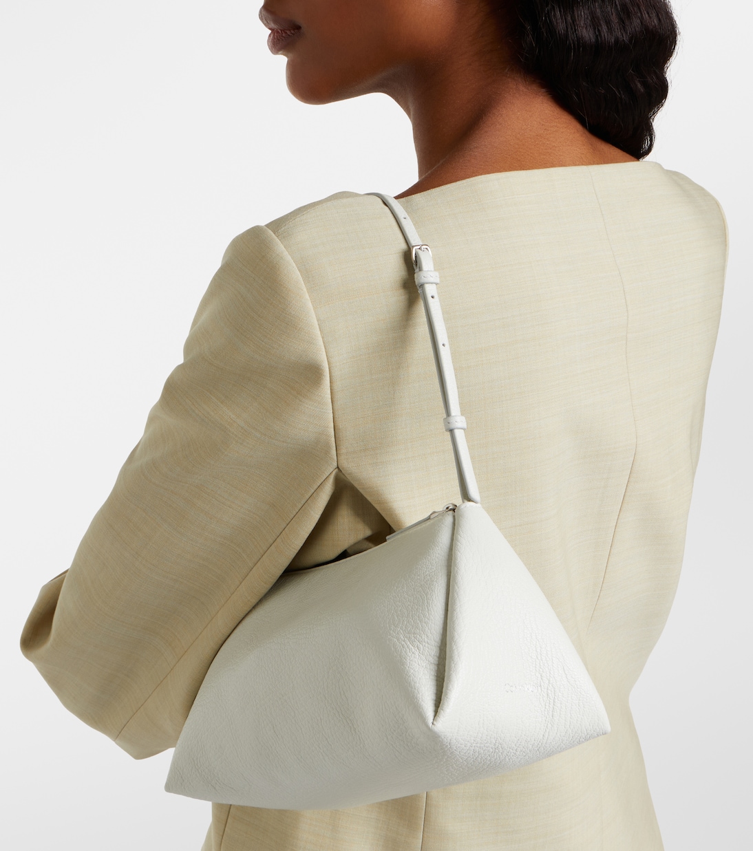 Schultertasche Aurelis Small aus Leder | Calvin Klein Collection