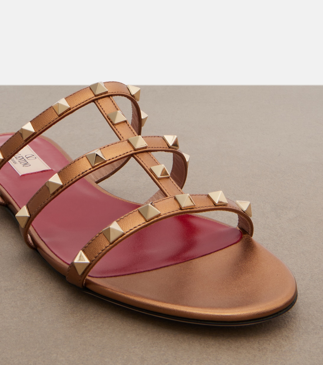 Rockstud金属感皮革凉鞋 | Valentino Garavani