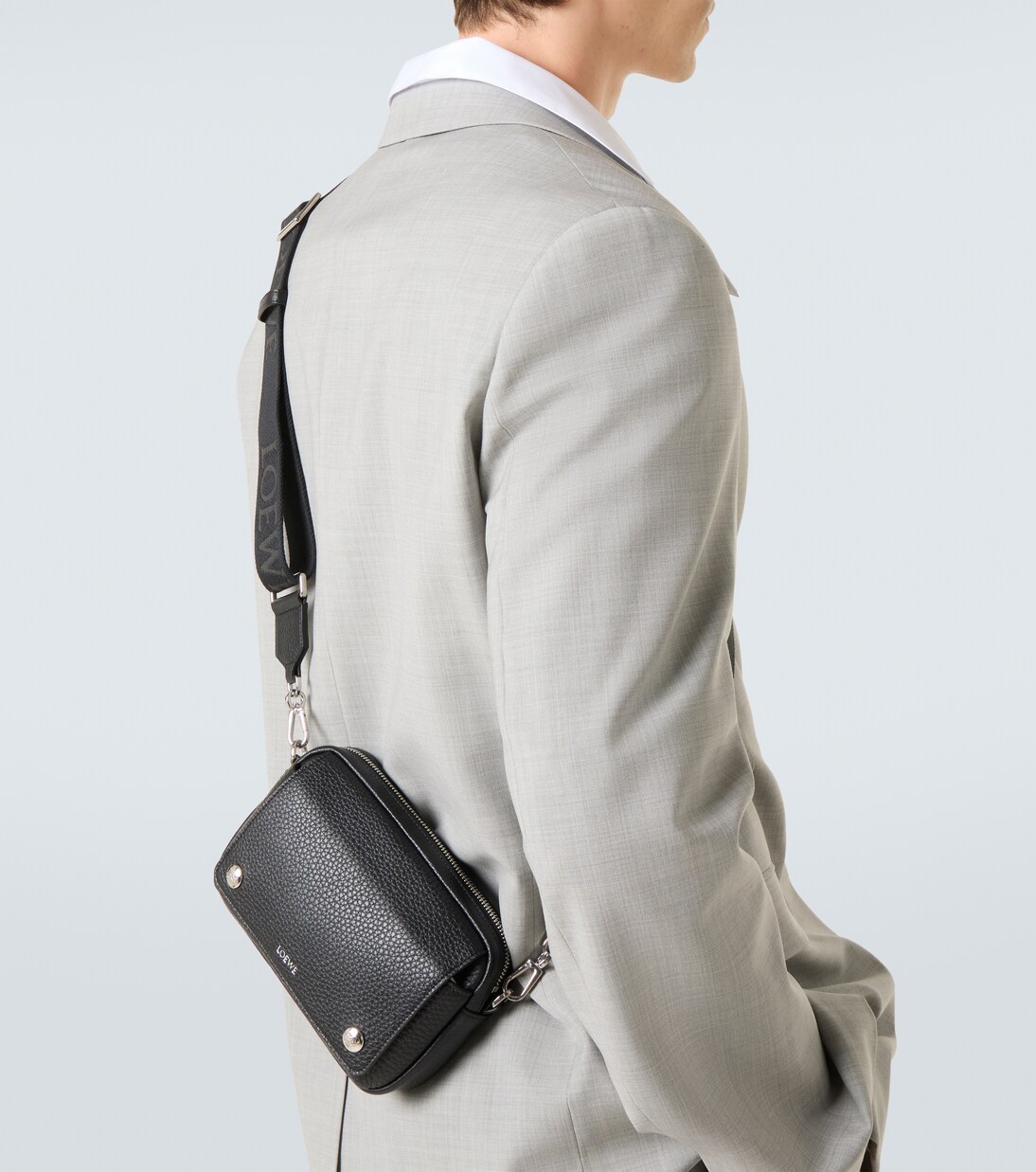 Crossbody Bag Pebble Small aus Leder | Loewe