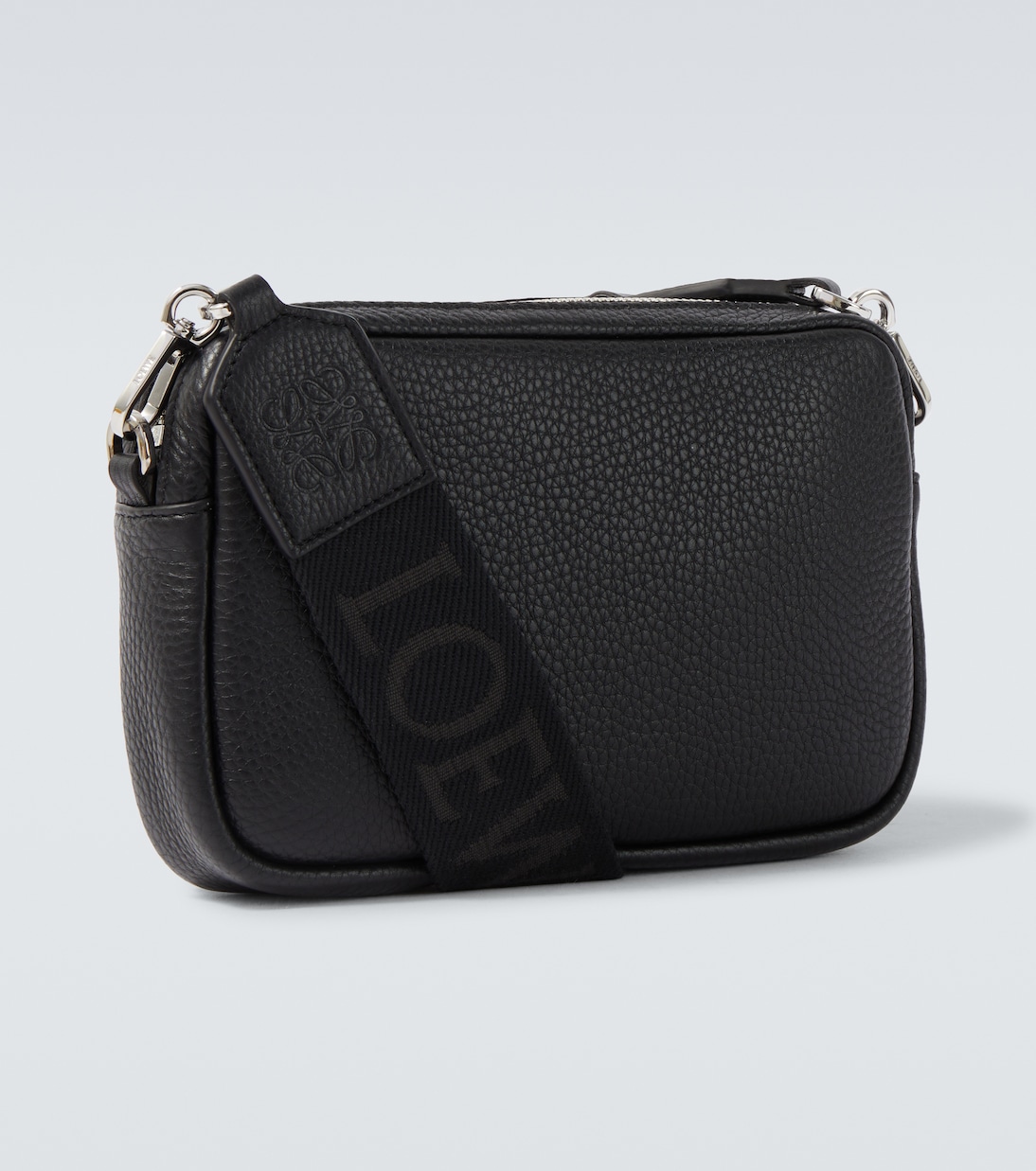 Crossbody Bag Pebble Small aus Leder | Loewe