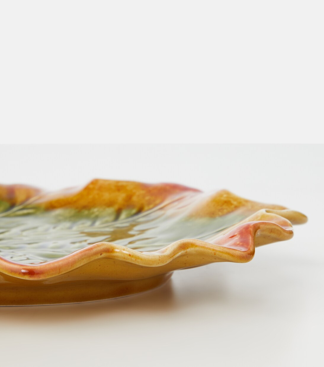 Gudrun charger plate by Claudia Schiffer | Bordallo Pinheiro