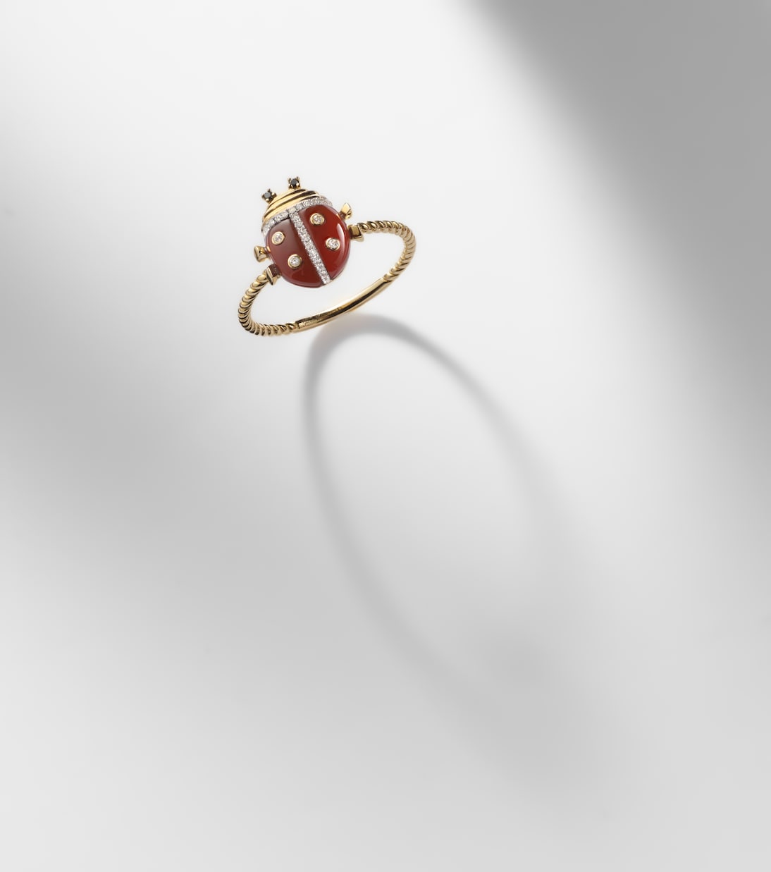 Bague Coccinelle Mini en or 9 ct, agate et diamants | Yvonne Léon