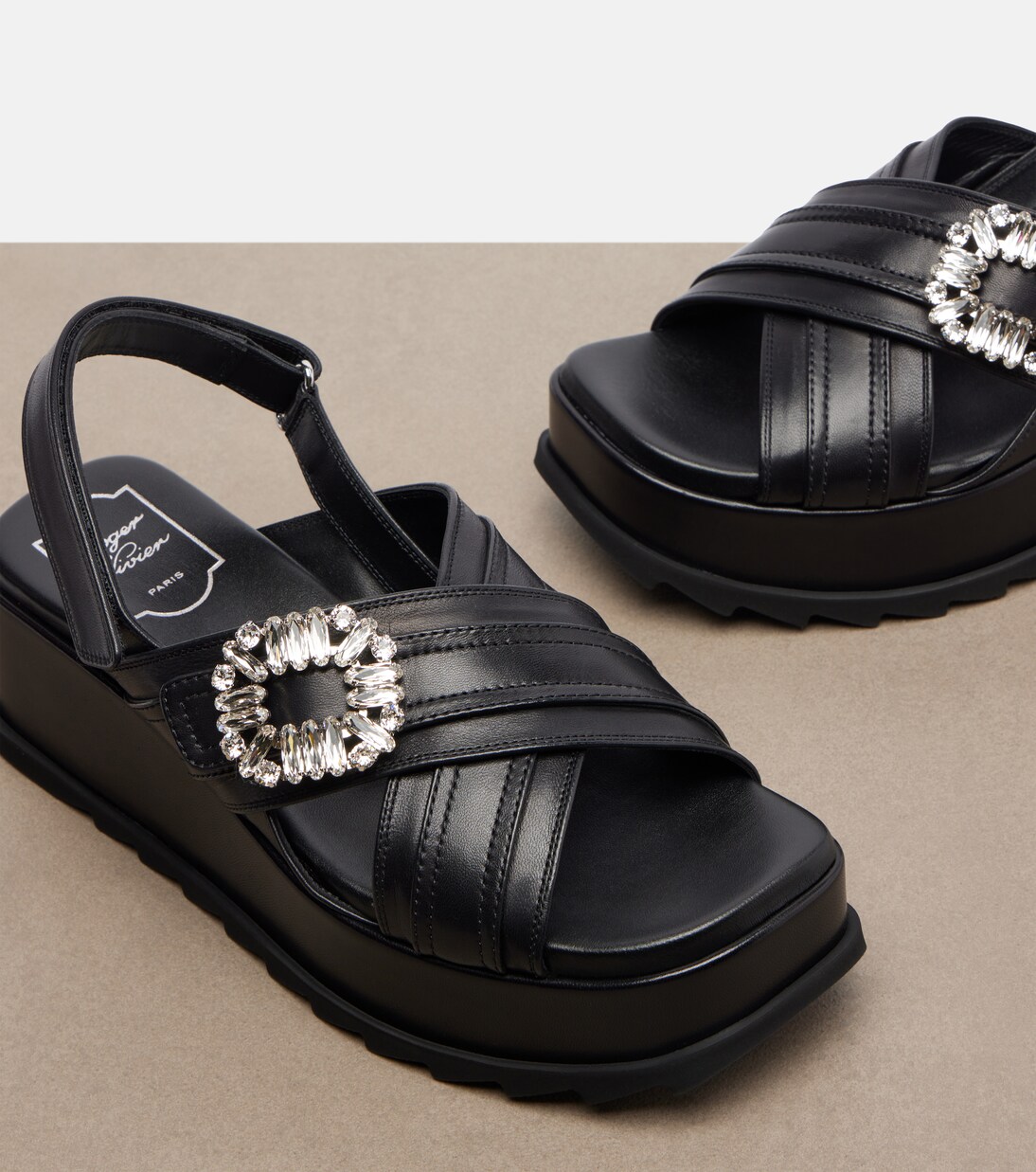 Sandales compensées Strass Buckle en cuir | Roger Vivier