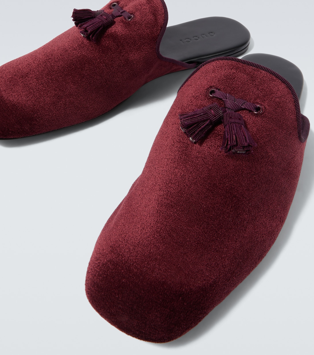 ميولز من المخمل بشراشيب | Gucci