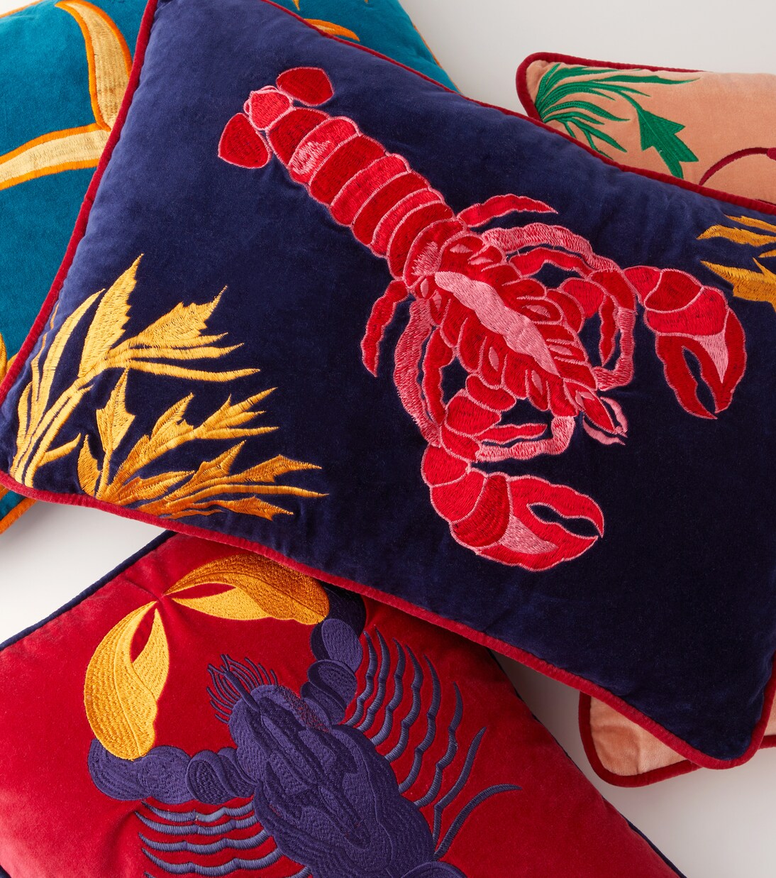 Rock lobster embroidered cushion | Les-Ottomans