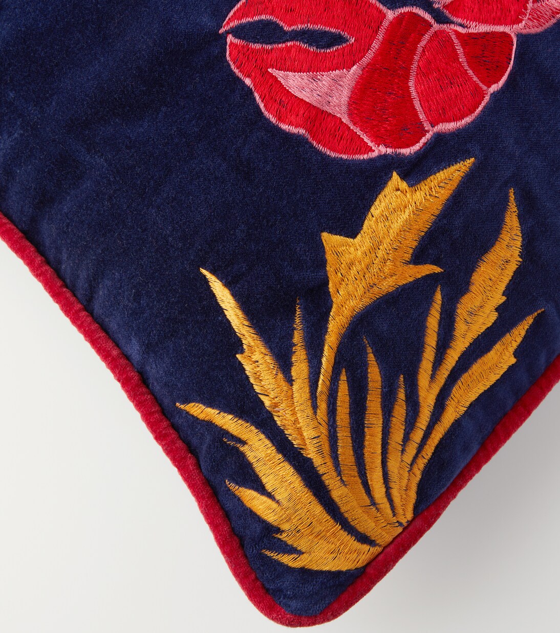 Rock lobster embroidered cushion | Les-Ottomans