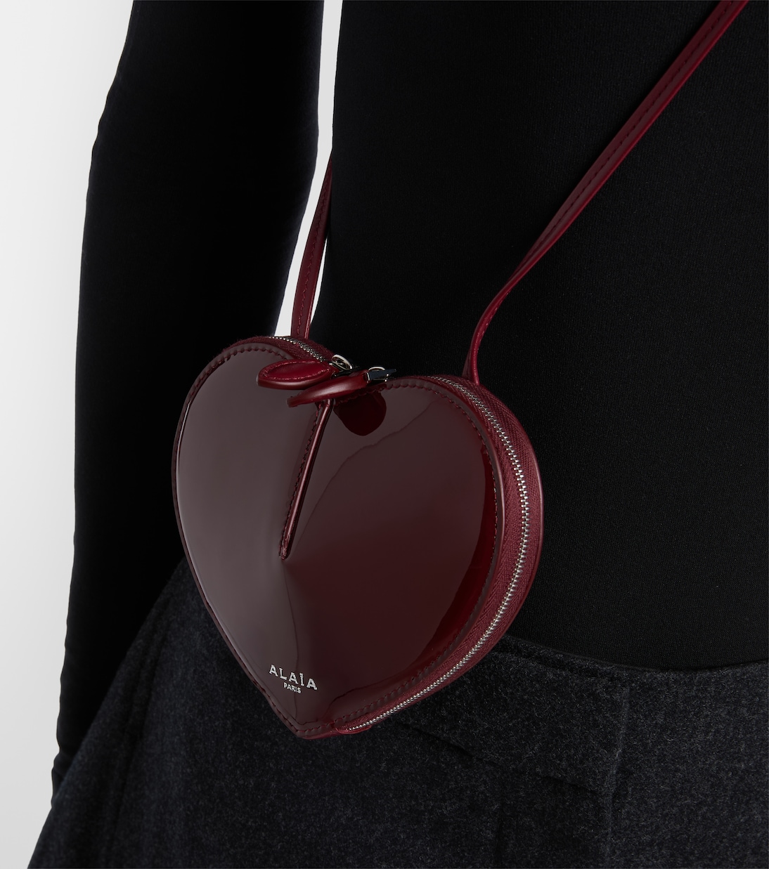Sac à bandoulière Le Cœur en cuir verni | Alaïa