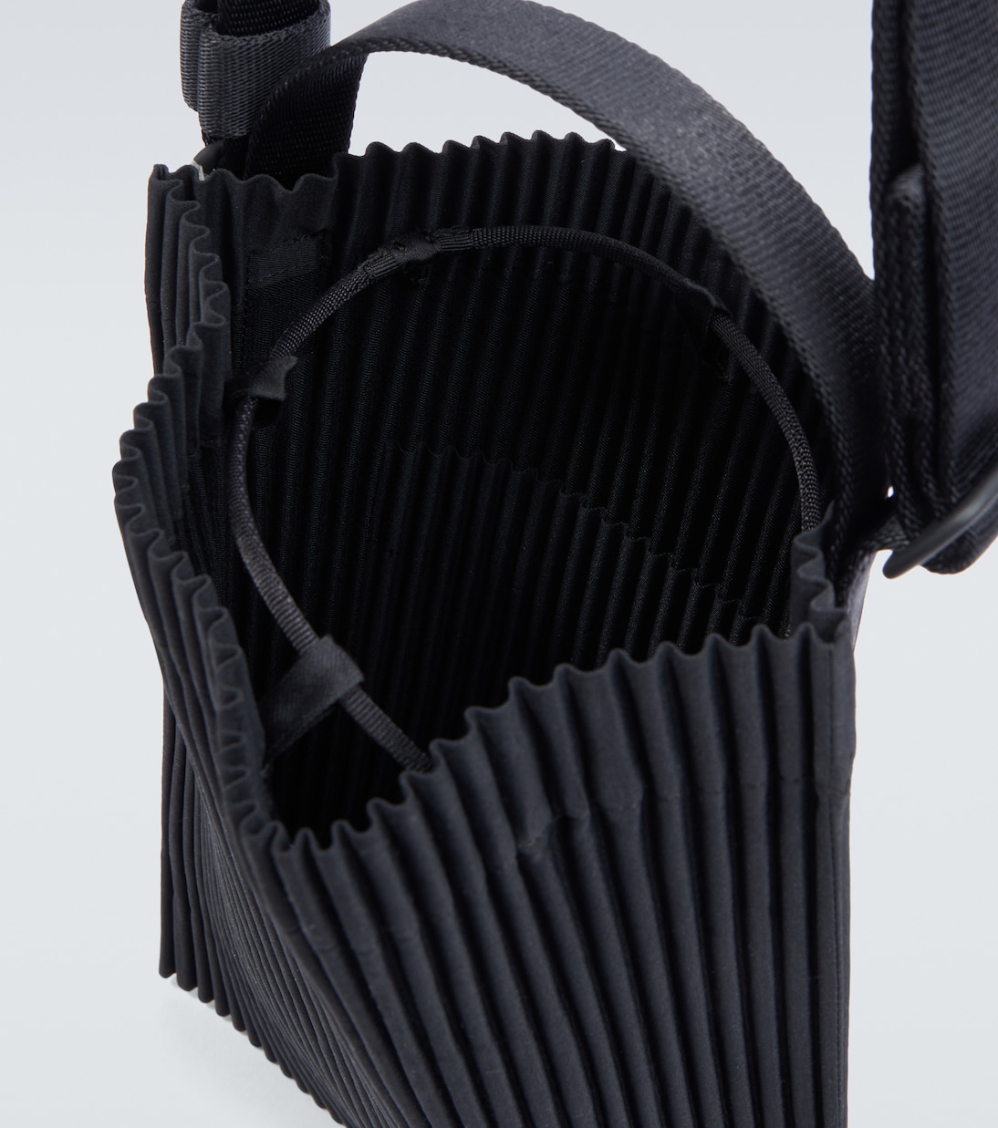 Drawstring Pleats单肩包 | Homme Plissé Issey Miyake
