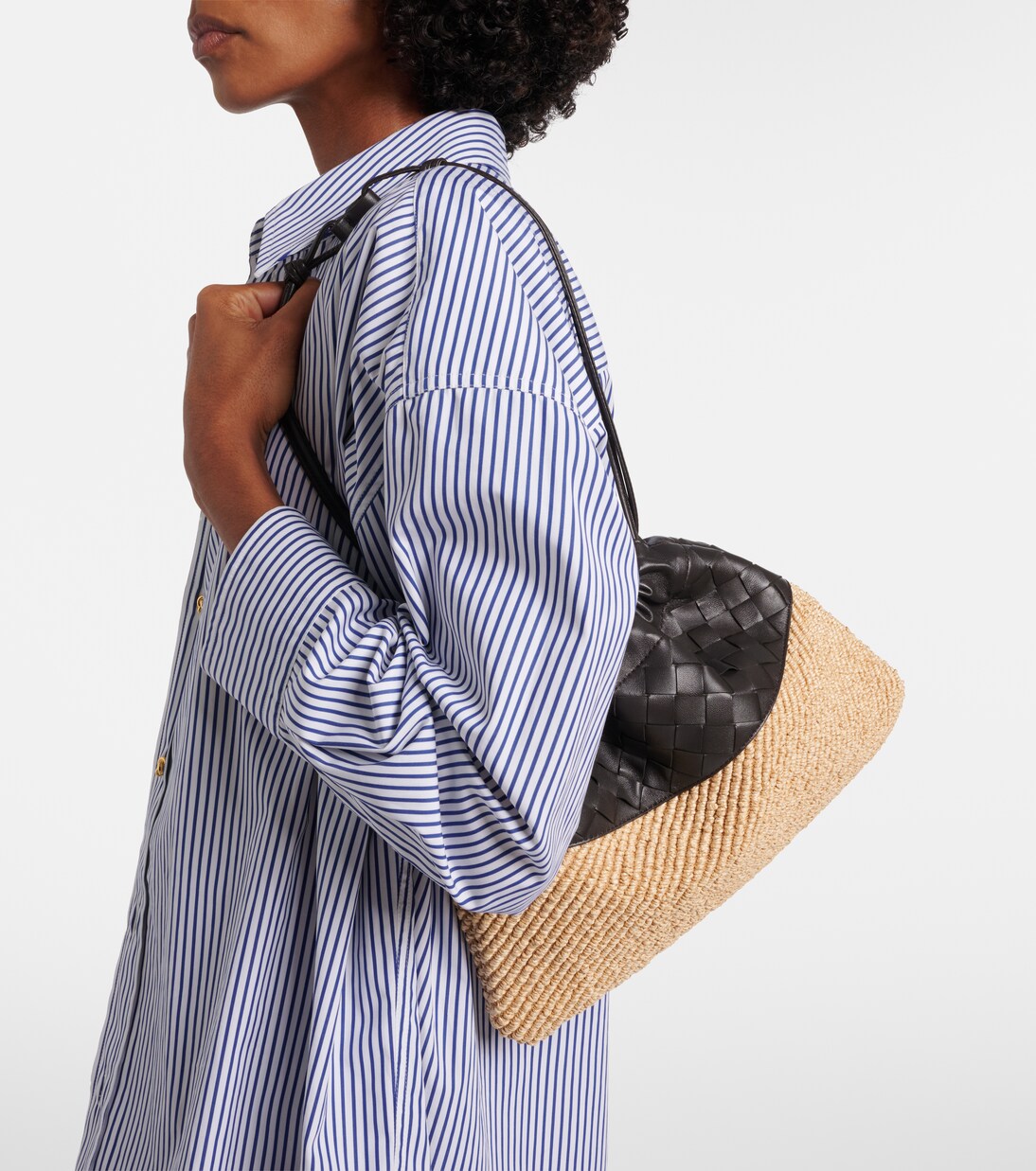 Clutch Dustbag Small aus Raffiabast und Leder | Bottega Veneta
