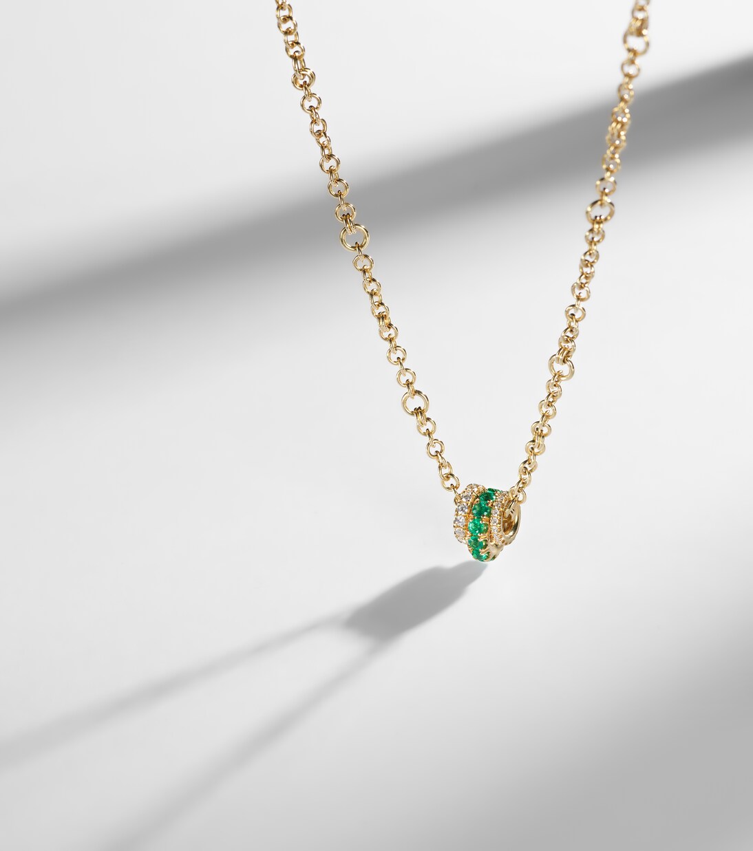 Halskette Gravity aus 18kt Gelbgold mit Diamanten und Smaragden | Spinelli Kilcollin