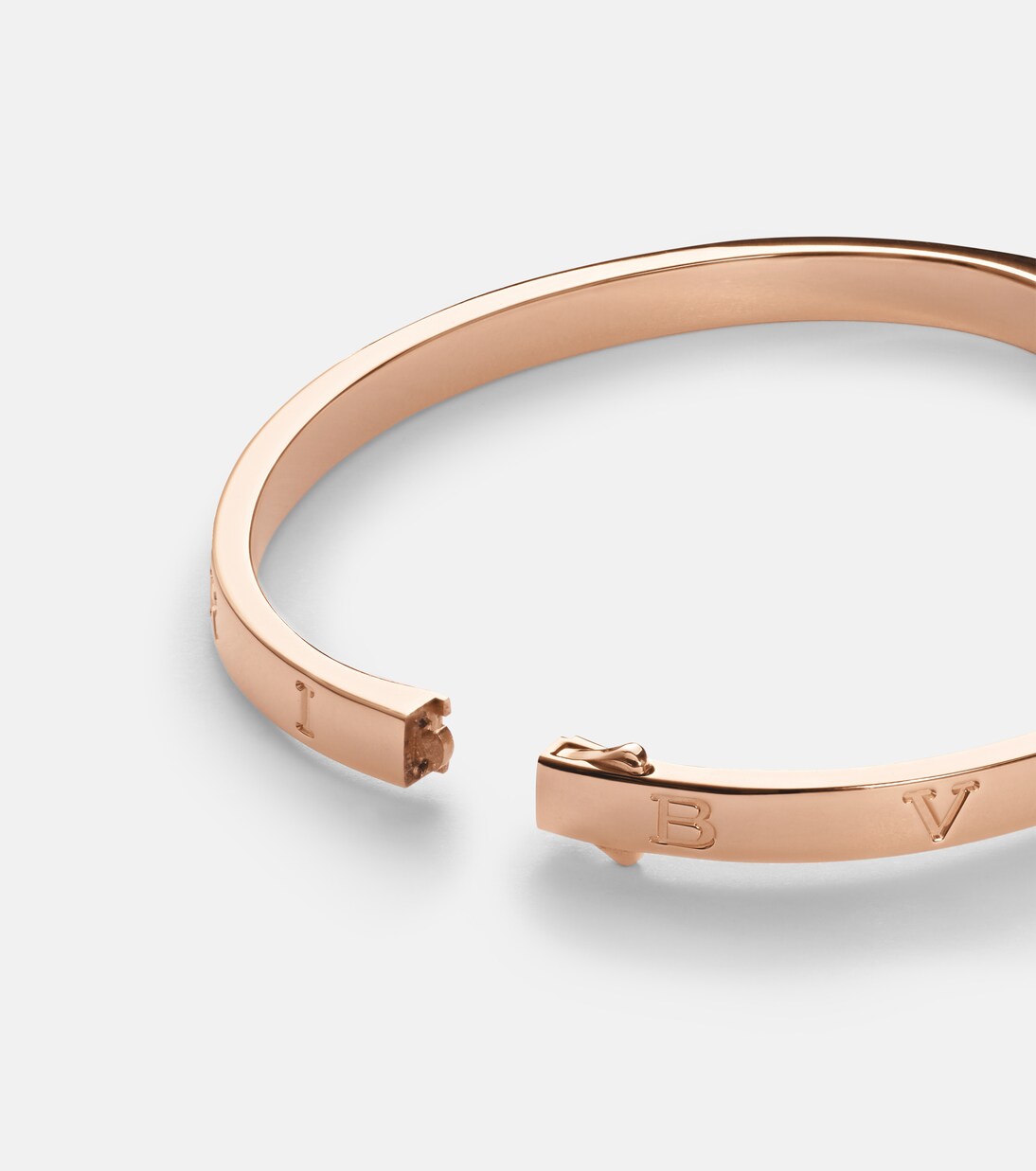 B.zero1 Essential 18kt rose gold bangle | Bvlgari