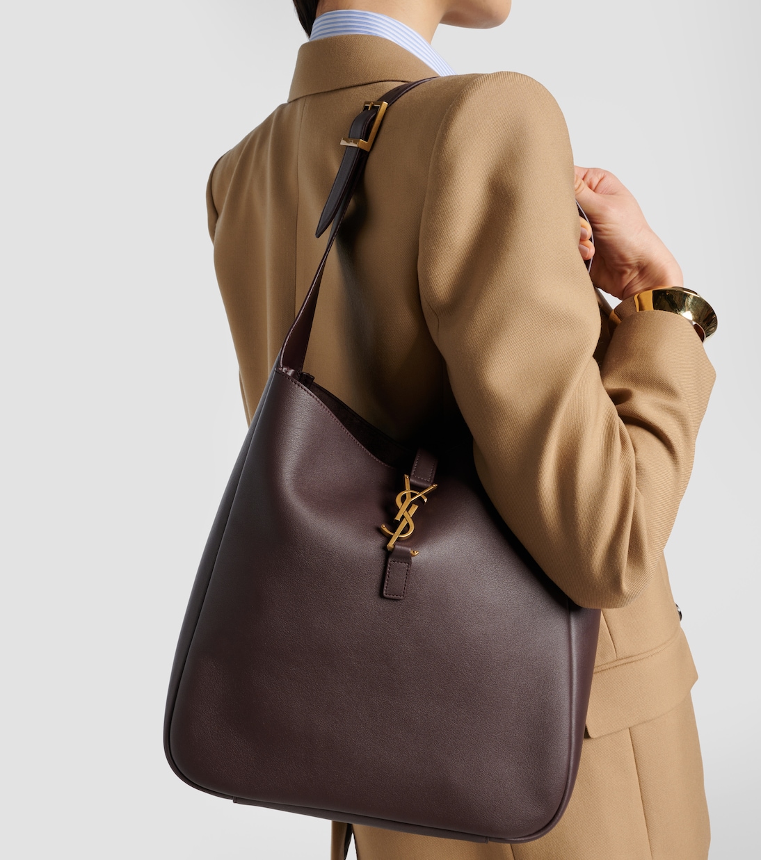 Le 5 à 7 Large leather shoulder bag | Saint Laurent