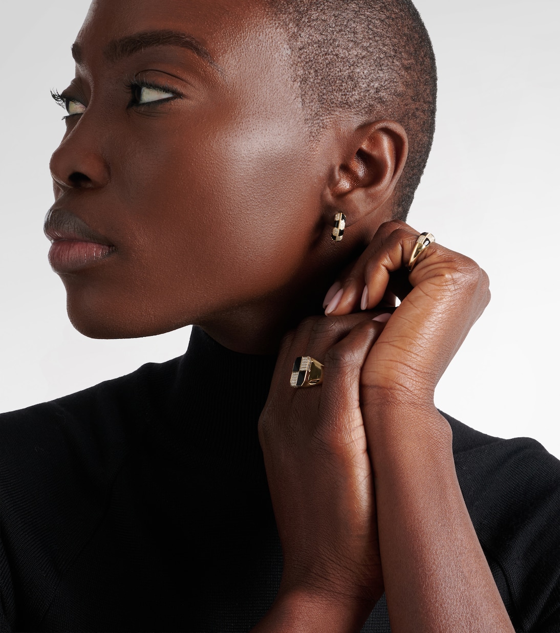 Mini 9kt gold earrings with diamonds and onyx | Yvonne Léon