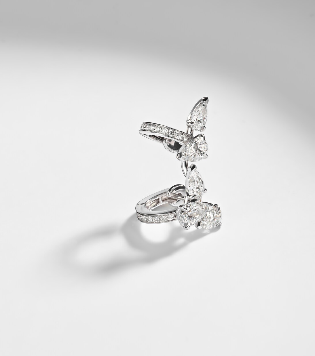 Serti Sur Vide 18kt white gold single ear cuff with diamonds | Repossi