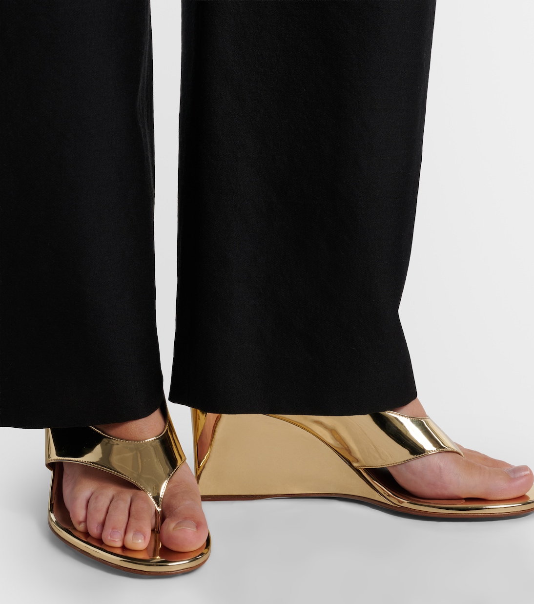 Cube metallic wedge thong sandals | Alaïa