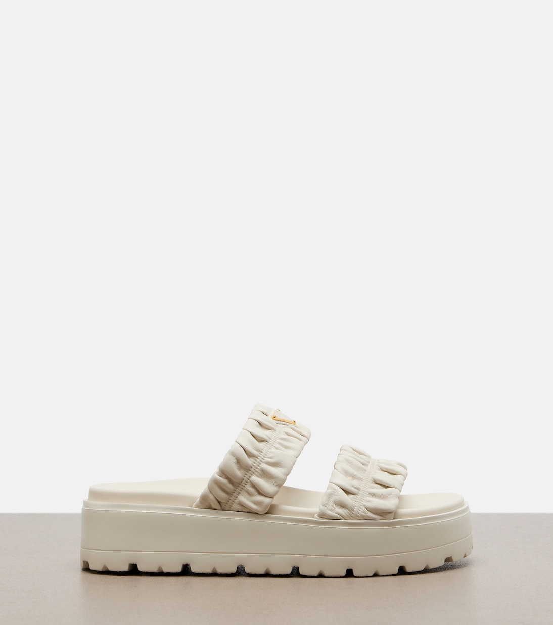 Plateausandalen aus Matelassé-Leder | Prada