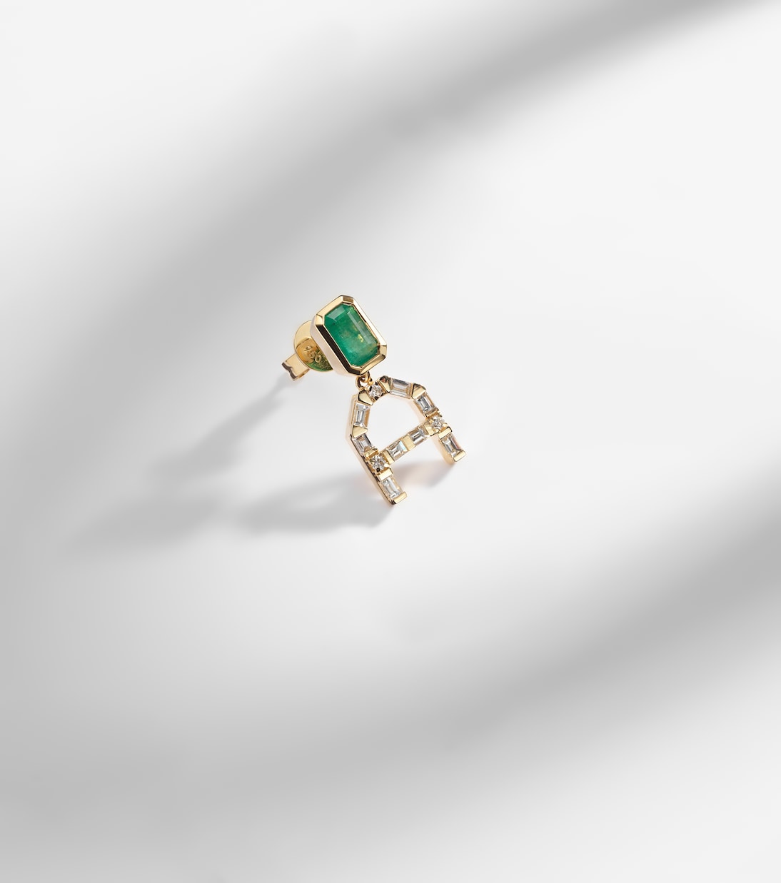 Boucle d’oreille unique en or 18 ct, diamants et émeraude | Shay Jewelry