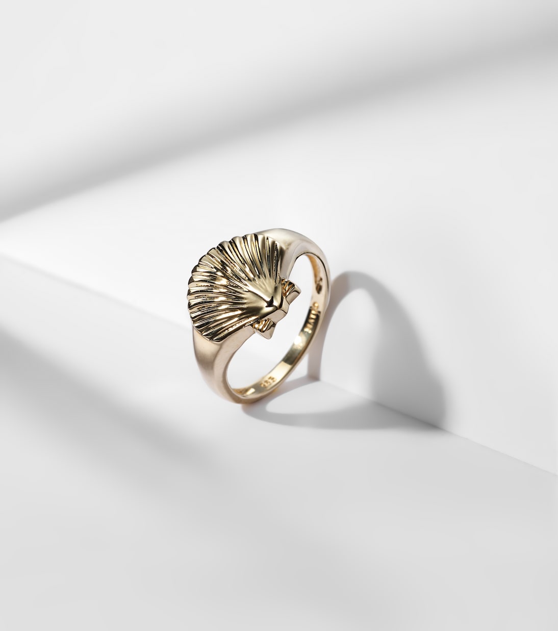 Anello Venus in oro 14kt | Mateo