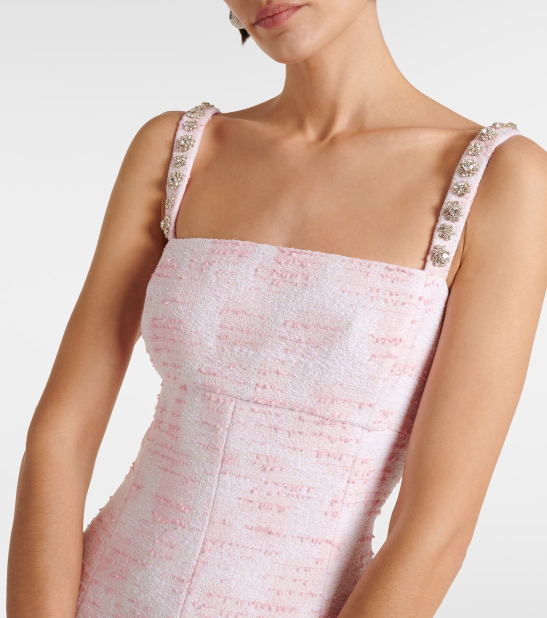 فستان قصير من التويد مع تزيين بالكريستال | Oscar de la Renta