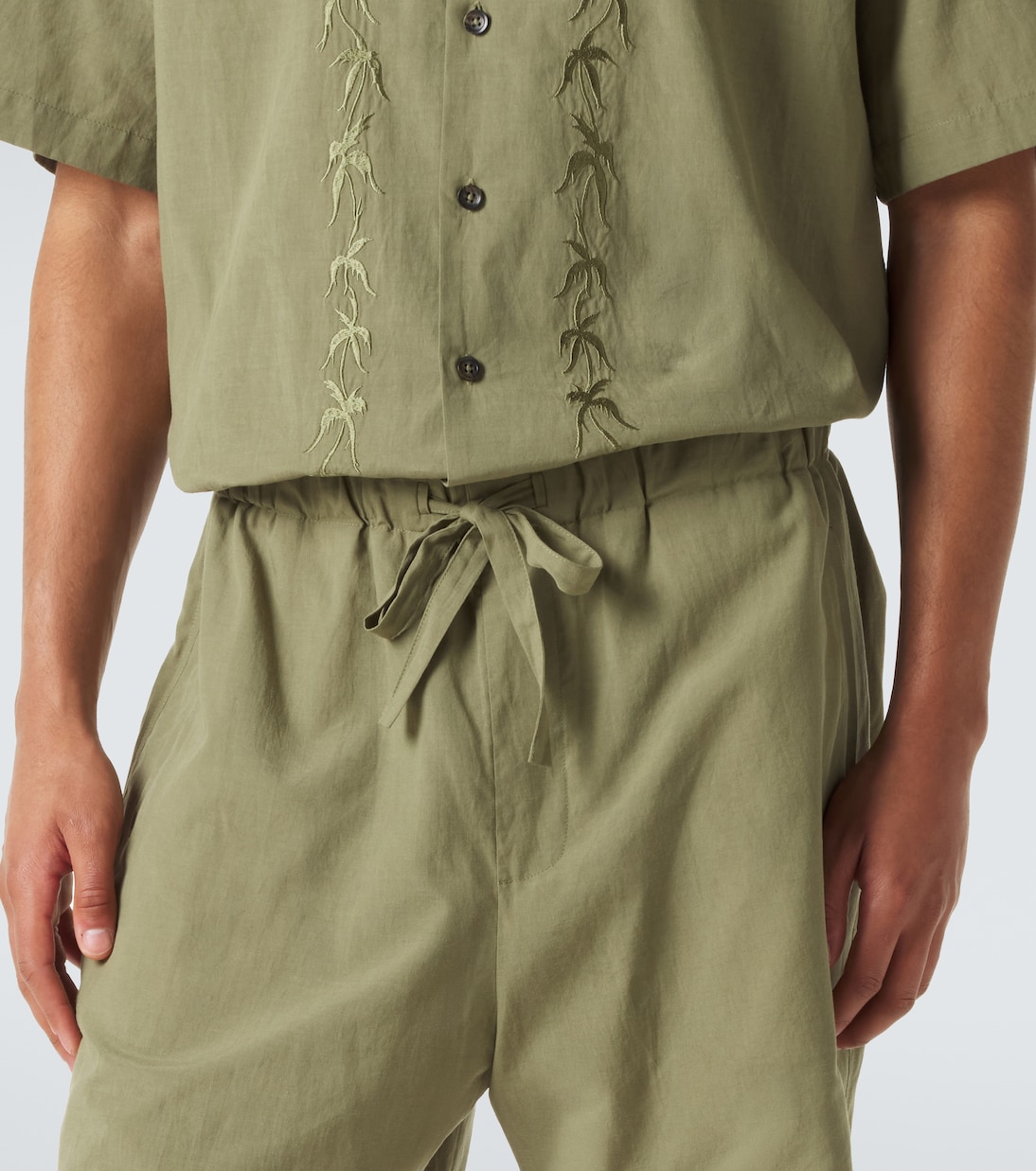 Mid-rise shorts | Commas