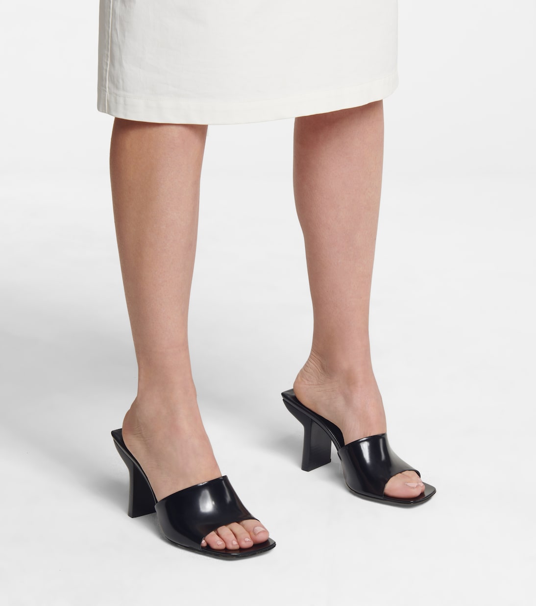 Pantoletten Liliana aus Leder | By Far