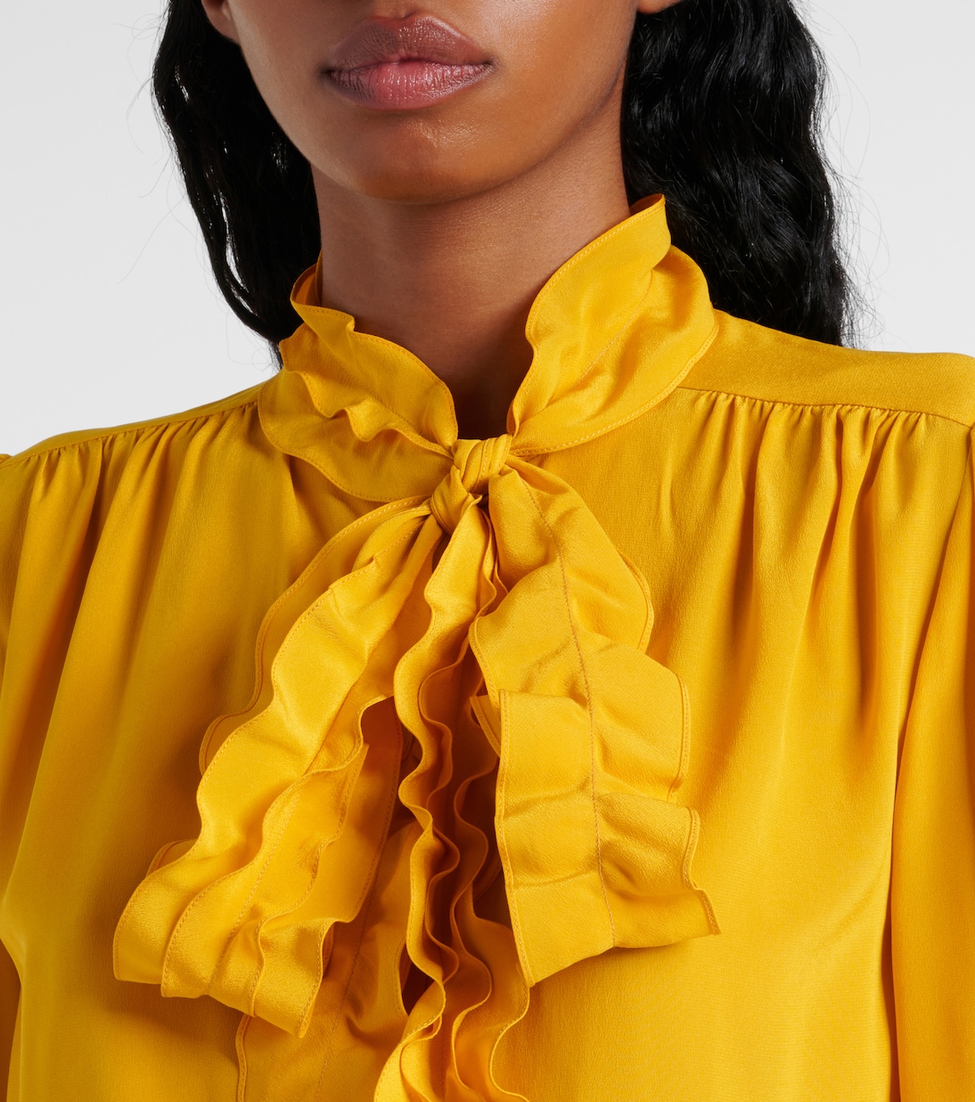 Schluppenbluse aus Crêpe de Chine aus Seide | Valentino