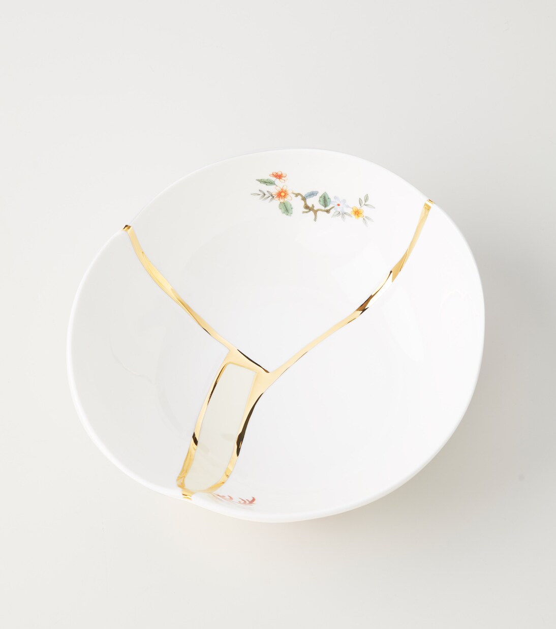 Kintsugi bowl by Marcantonio Raimondi Malerba | Seletti