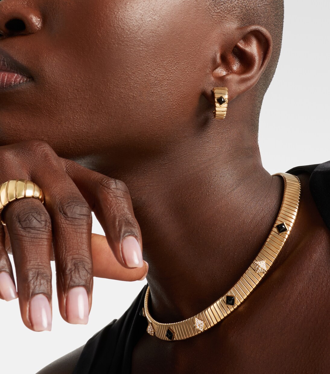 Bvlgari Tubogas 18kt gold earrings with onyx  | Bvlgari