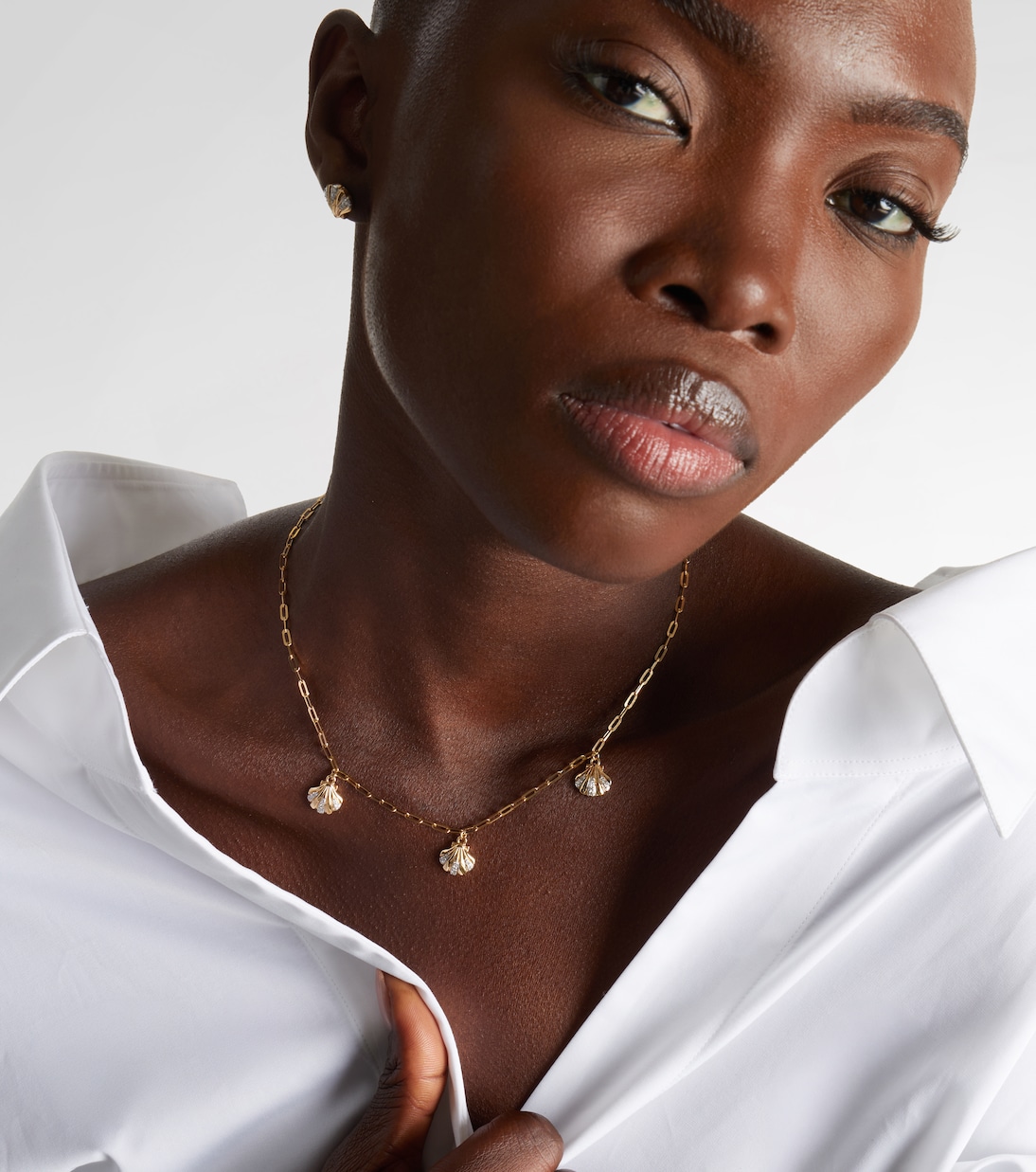 3 Petite Venus Shell 14kt gold (585/1000) necklace with diamonds | Mateo