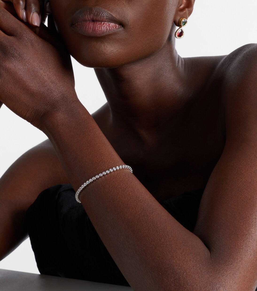 Stretchy 18kt white gold bracelet with diamonds | Bucherer Fine Jewellery