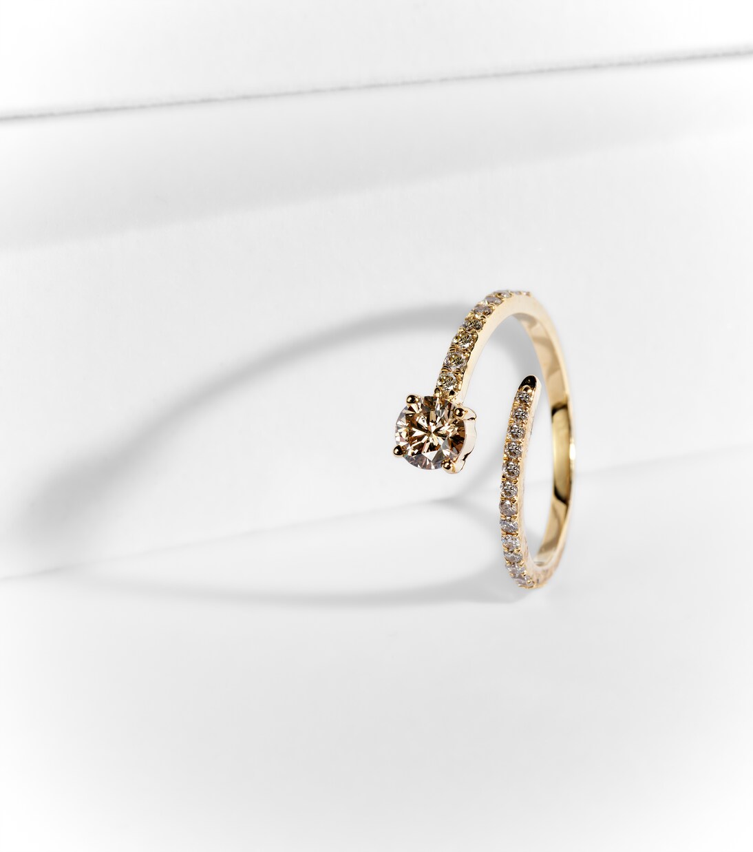 Grass Seed 18kt yellow gold ring with diamonds | Ileana Makri