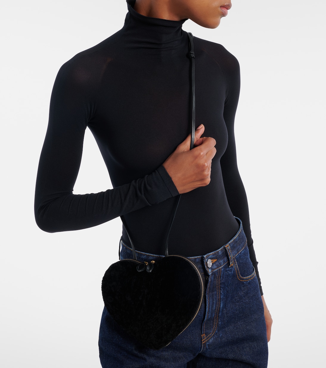 Schultertasche Le Cœur Small aus Shearling | Alaïa