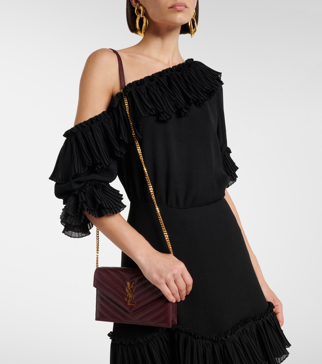 Cassandre Envelope leather wallet on chain | Saint Laurent