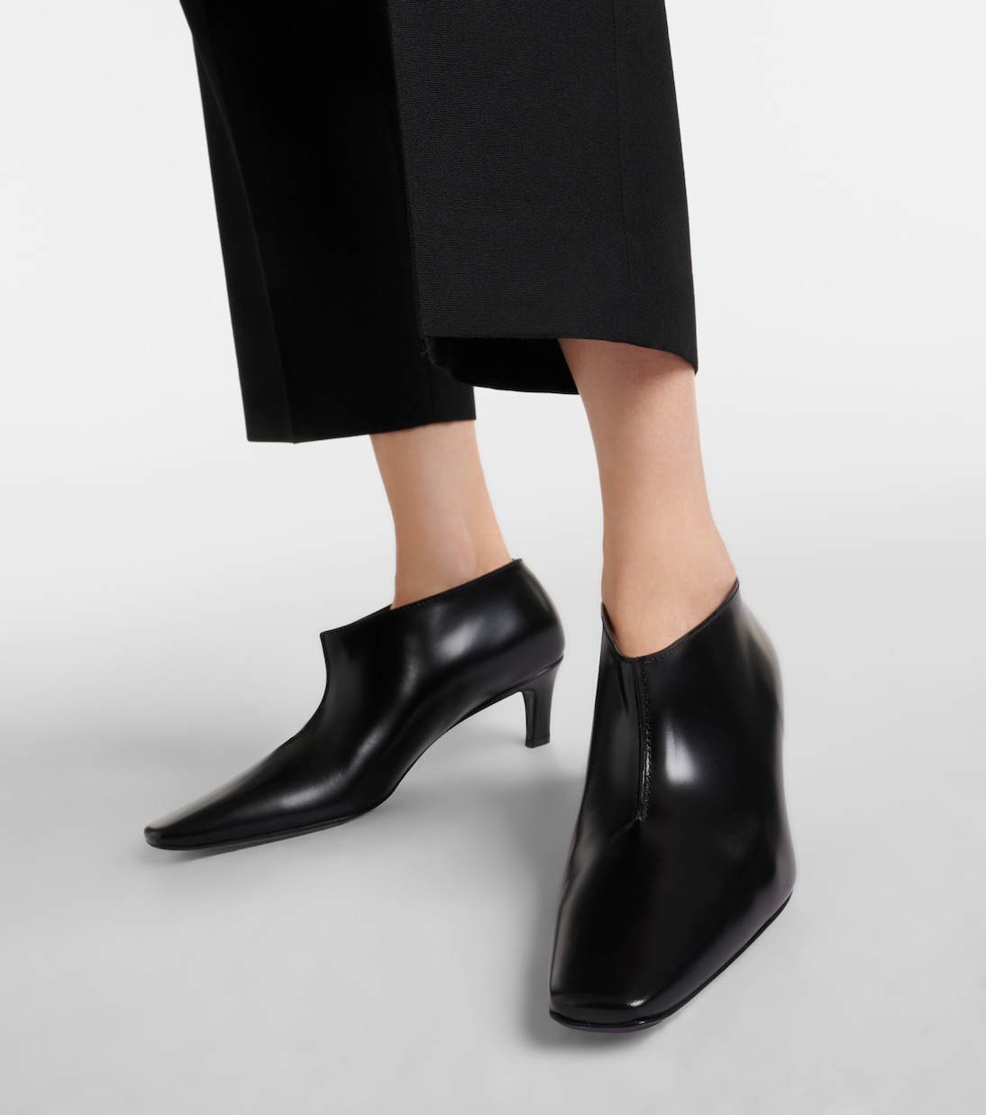 Wide Shaft leather ankle boots | Toteme