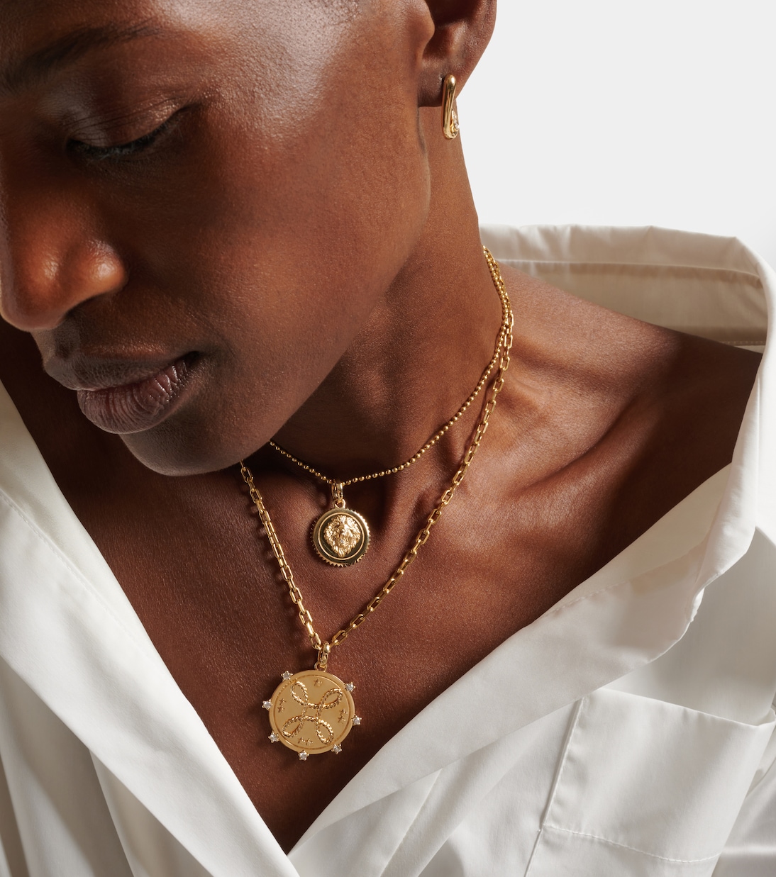 Strength Medium 18kt gold pendant with diamond | FoundRae