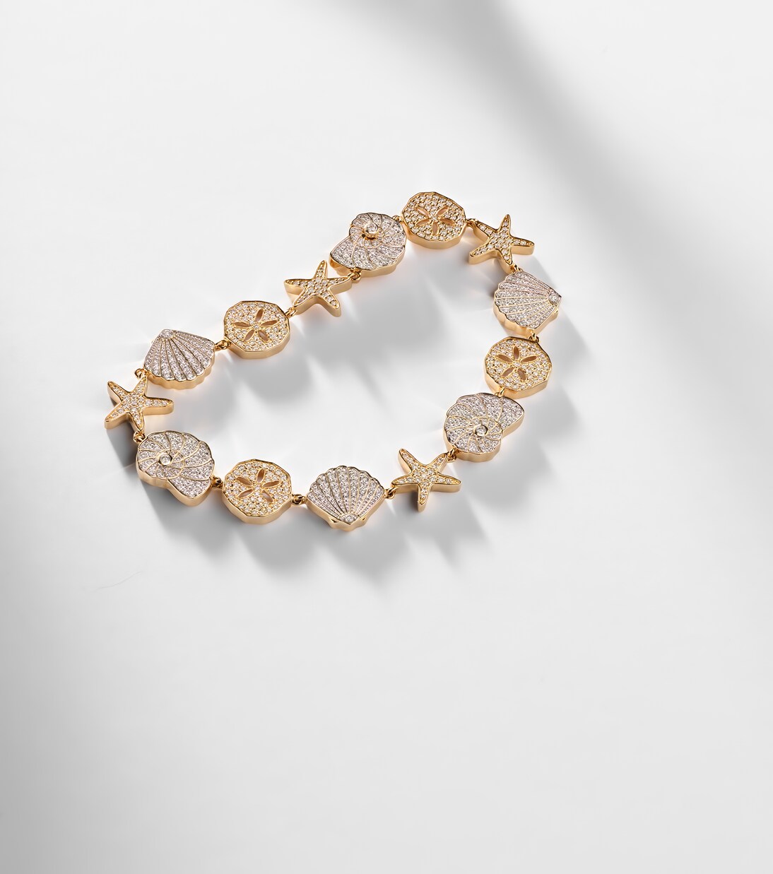 Sea Life 14kt gold (585/1000) bracelet with diamonds | Sydney Evan