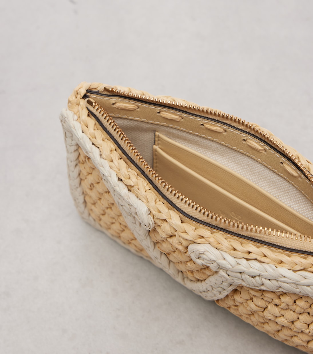 Clutch Viva Superstar Small  | Valentino Garavani