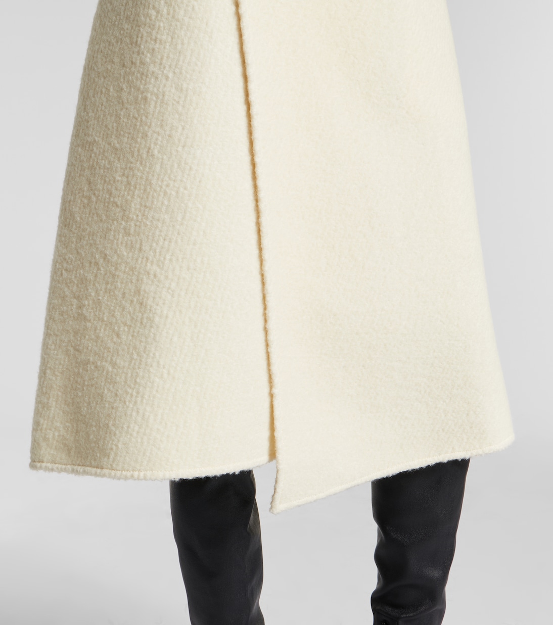 High-Rise Wickelrock Bodhi aus Bouclé | Proenza Schouler