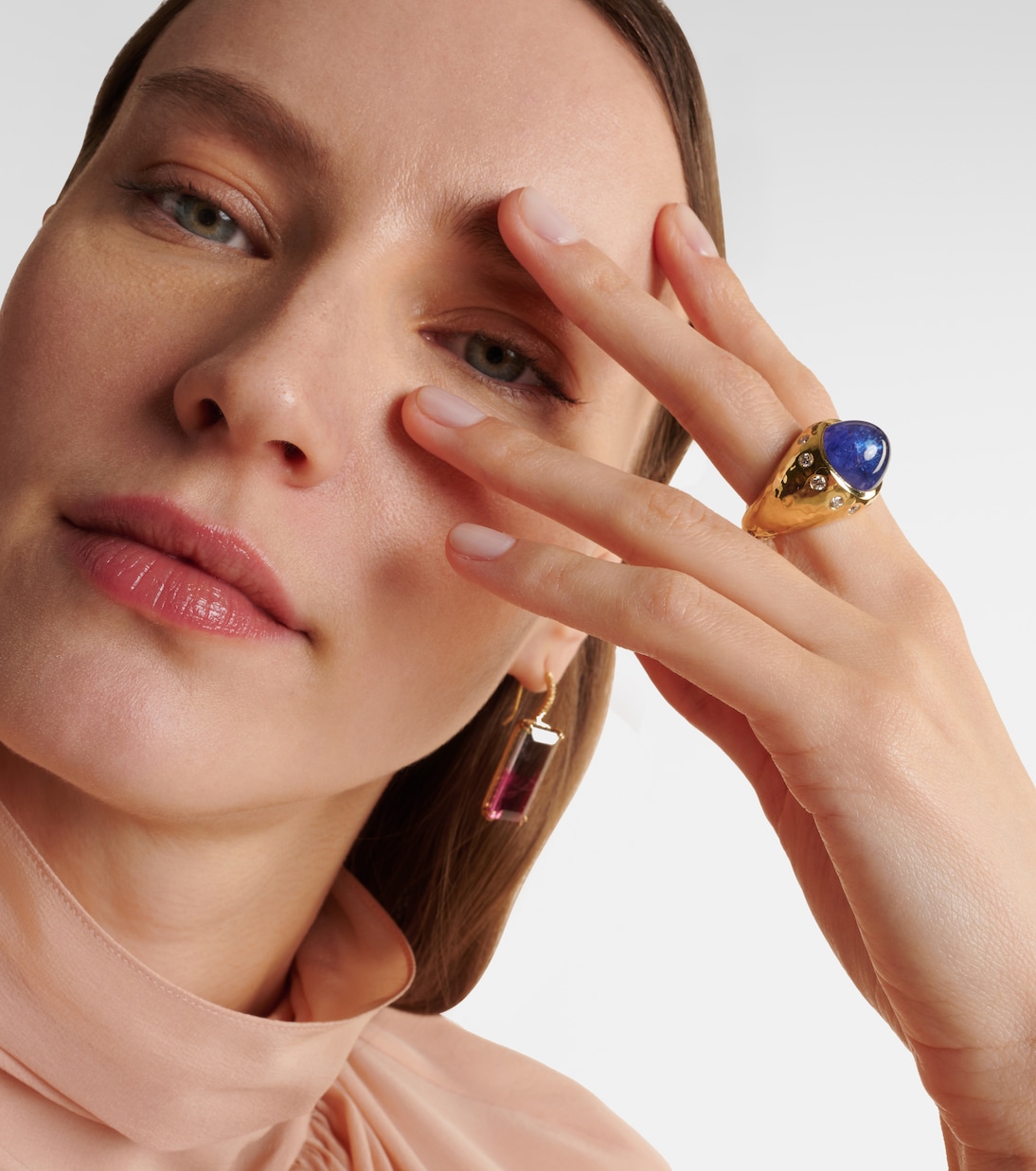 Ring Blossom aus 18kt Gelbgold mit Diamanten und Tansanit | Octavia Elizabeth