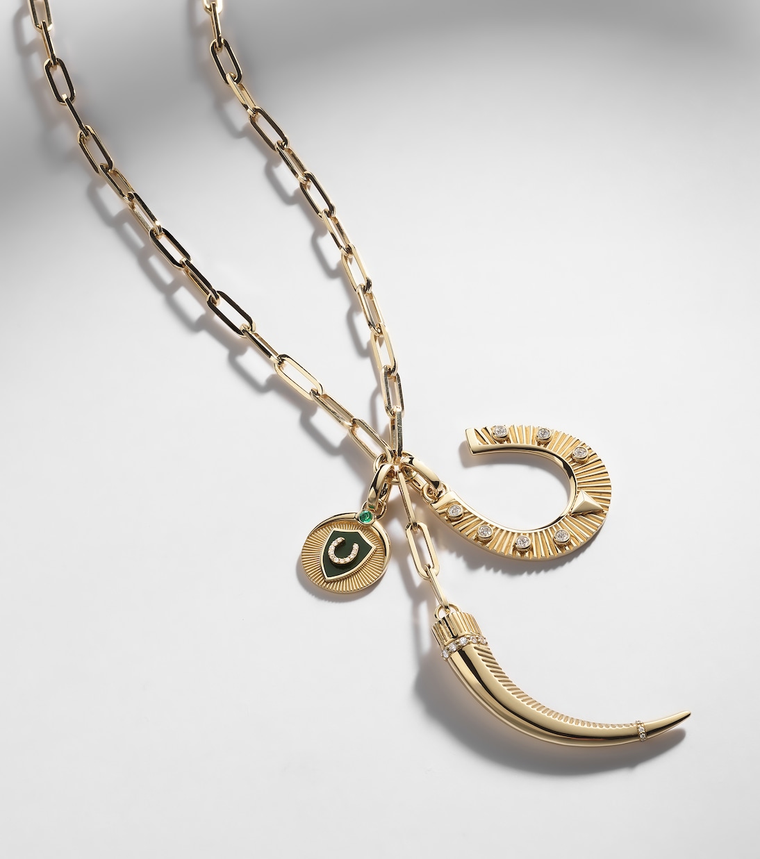 Protection 18kt gold pendant necklace with diamonds | FoundRae