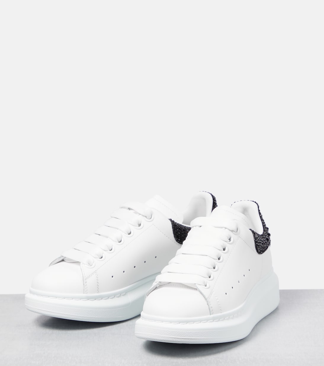 Baskets Oversized en cuir à ornements | McQueen